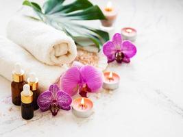 productos de spa con orquídeas foto