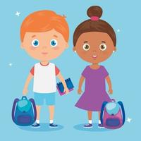 lindos niños pequeños con mochila y juguetes vector