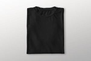 camiseta negra doblada foto