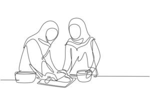 Dibujo de una línea continua dos mujeres árabes haciendo masa para galletas con un rodillo en la acogedora mesa de la cocina. haciendo panadería y pizza casera en casa. Ilustración gráfica de vector de diseño de dibujo de una sola línea