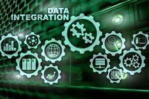 Concepto de tecnología de la información empresarial de integración de datos en el fondo de la sala de servidores foto