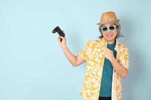 hombre en ropa de verano foto