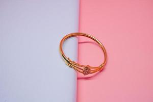 pulsera de mujer de lujo foto