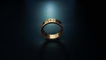 photo of women's engagement ring with small diamond motif