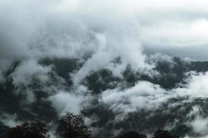 otoño en las montañas de krasnaya polyana foto