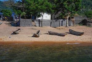 canoas en el lago malawi foto