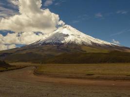 volcán cotopaxi, ecuador foto