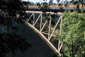 puente de las cataratas victoria foto