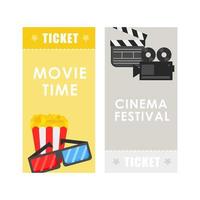 cartel de concepto de cine o plantilla de boleto con palomitas de maíz y equipo de cine vector