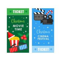 Cartel de concepto de cine navideño o plantilla de boleto con palomitas de maíz y equipo vector