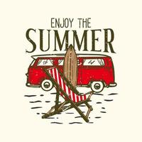 diseño de camiseta tipografía lema disfrutar del verano con elementos de playa ilustración vintage vector