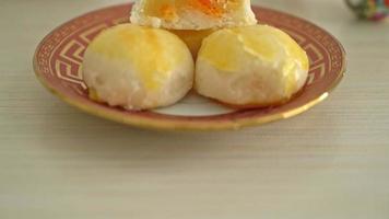 pastel de luna de pastelería china con maní huevo salado