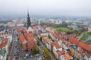 Vista aérea de la catedral de la ciudad de Elblag en Polonia foto