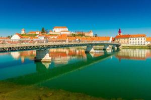 Pintoresco panorama de la antigua ciudad eslovena de ptuj, Eslovenia foto