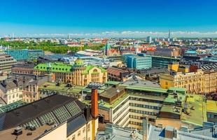 paisaje urbano de helsinki, finlandia. panorama aéreo de la capital finlandesa foto