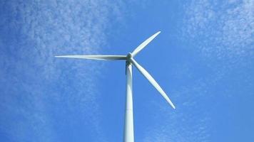 windturbine en veld video