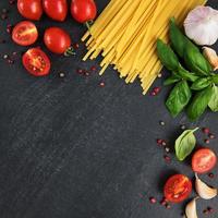 ingredientes de comida italiana foto