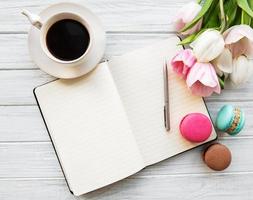espacio de trabajo de blogger o autónomo foto