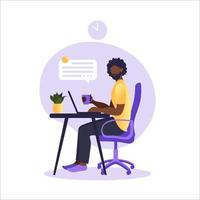 hombre afroamericano sentado mesa con ordenador portátil. trabajando en una computadora. freelance, educación en línea o concepto de redes sociales. freelance o concepto de estudio. estilo plano. ilustración vectorial. vector