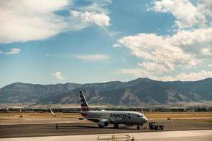 condado de gallatin, montana, 2021 - aeropuerto de montana y montañas rocosas foto