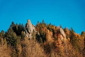 parque nacional con fondo de rocas. fortaleza milenaria de tustan foto