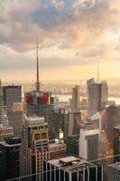 Ciudad de Nueva York, EE.UU. - 21 de junio de 2016. Horizonte de Manhattan al anochecer en la Ciudad de Nueva York foto