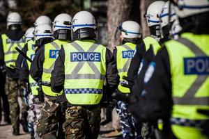 Montreal, Canadá 02 de abril de 2015 - Primer plano de equipo de policía y protecciones foto