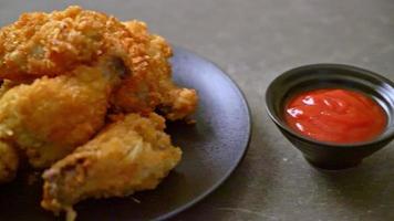 fried chicken wings with ketchup video