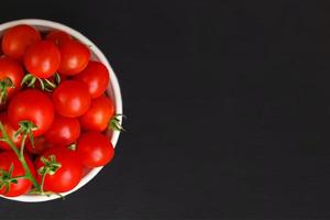 Fondo de tomate, Fondo de alimentos, Fondo de frutas y verduras con espacio de copia de texto, Ingredientes de alimentos frescos para cocinar, Vista superior con espacio de copia, Banner publicitario de alimentos foto