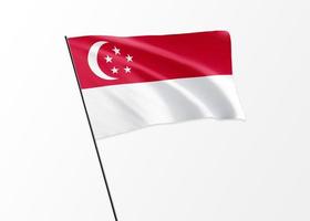 bandera de singapur ondeando alto en el fondo aislado día de la independencia de singapur. Ilustración 3d colección de la bandera nacional mundial foto