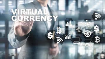 cambio de moneda virtual, concepto de inversión. símbolos de moneda en una pantalla virtual. fondo de tecnología financiera foto
