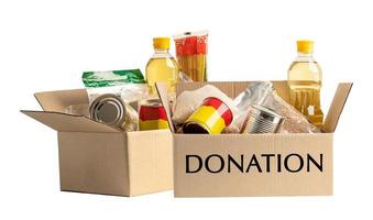 Caja de donación ayuda alimentaria para las personas pobres del mundo aislado sobre fondo blanco. foto