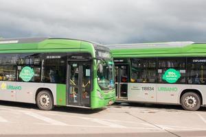 brasilia, df brasil, 25 de noviembre de 2021 los nuevos y modernos autobuses eléctricos que se utilizan en la ciudad capital de brasil foto