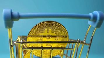 bitcoin de crypto-monnaie en or brillant