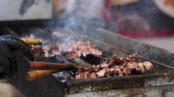 utsökt rullande kött turkisk traditionell namngiven cag kebab från regionen erzurum video