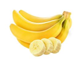 plátano aislado sobre fondo blanco, entero y en rodajas foto