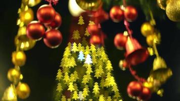 albero di Natale sfocato e decorazione. video