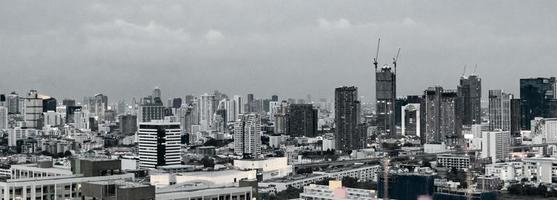 Bangkok, Tailandia, panorama de la ciudad, rascacielos, paisaje urbano, imagen en blanco y negro. foto