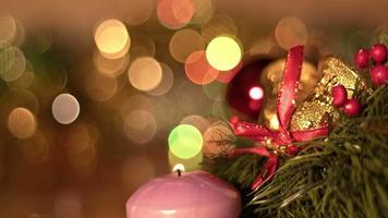 decoração de natal e velas de celebração de ano novo
