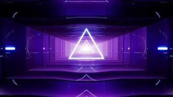 Dreieck Neonlicht im Metallkorridor video