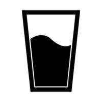 vaso de agua sobre fondo blanco vector