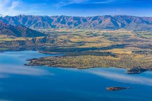 lago wanaka paisaje de montaña isla sur nueva zelanda foto