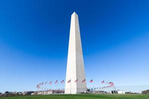 Monumento a Washington en el National Mall con el cielo azul claro, Washington DC, EE. foto