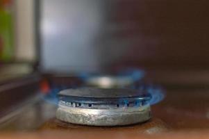 quemador de gas en la cocina foto