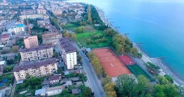 sujumi, abjasia. vista aérea del paisaje urbano. foto