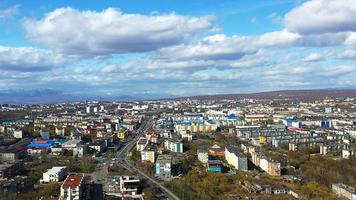 vista aérea del paisaje urbano de petropavlovsk-kamchatsky foto