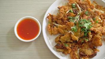 Crispy fried mussel pancake with egg - Thai street food style video