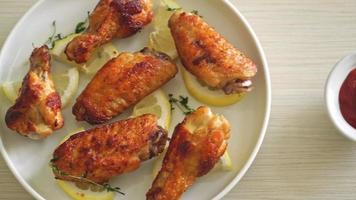 grilled and fried lemon peppers chicken wings with thyme video