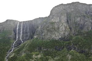 hermosa gigantesca cascada doble hydnefossen, hemsedal, viken, noruega. foto