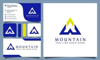 Letra w triángulo pico de la montaña diseño de logotipos de lujo ilustración vectorial con estilo de arte de línea vintage, plantilla de tarjeta de visita de empresa moderna vector